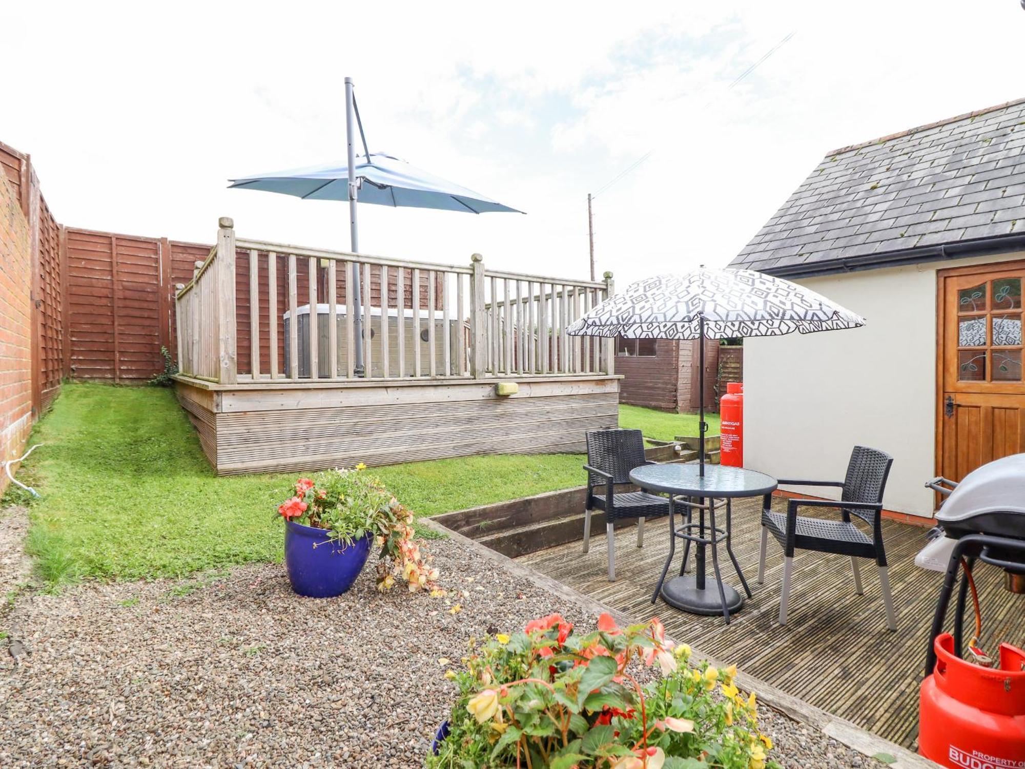 Bwthyn Ty Newydd Villa Dolanog Exterior photo